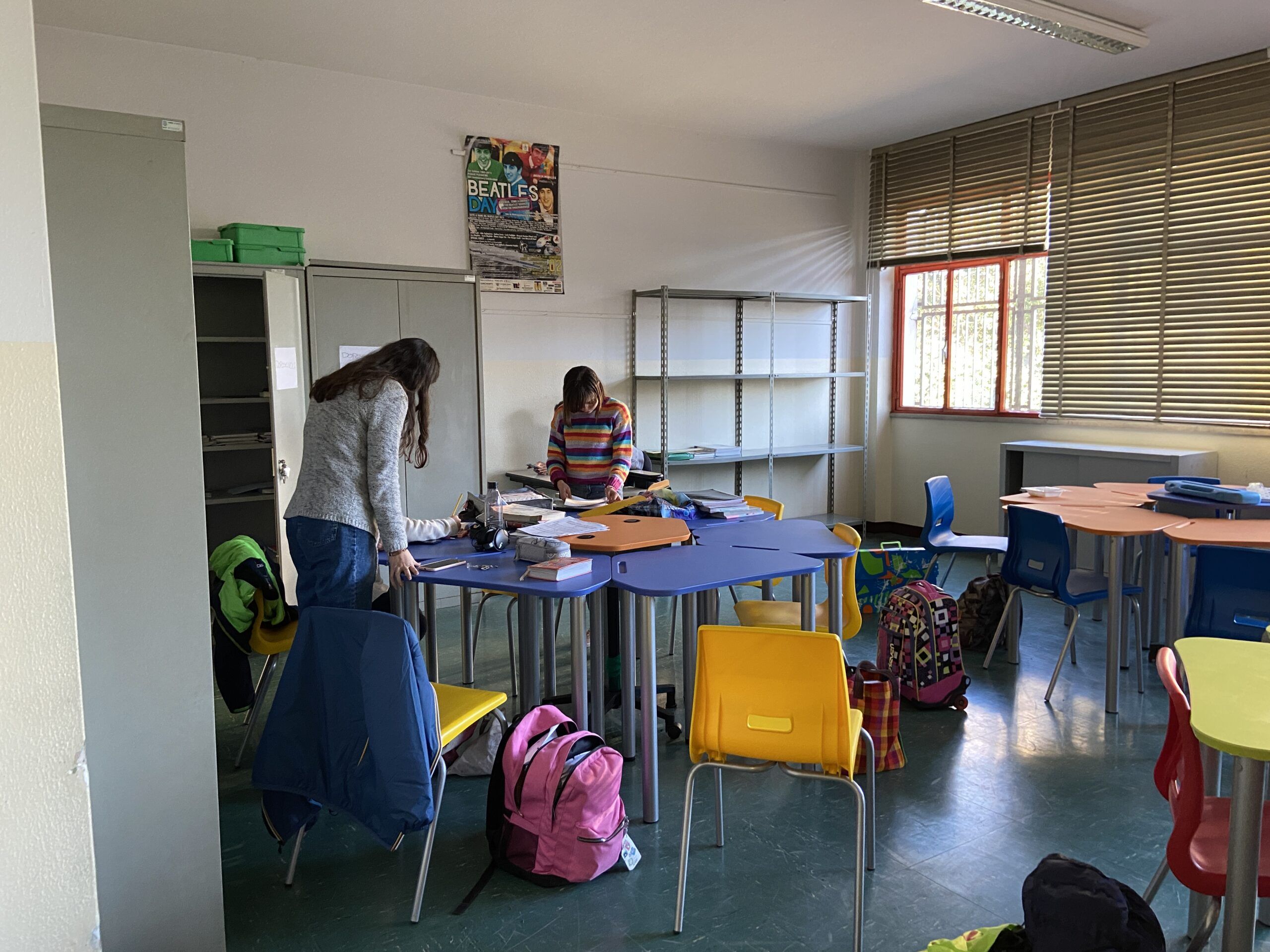 Gruppi studio Progetto Discovery in classe a Brescia