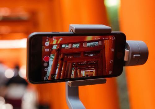 cellulare-che-fa-un-video-per-videocontest-sasso-marconi